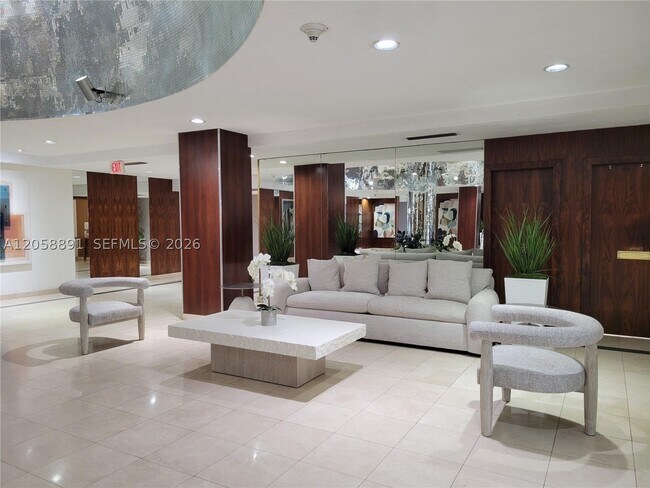 Building Photo - 2655 Collins 2306