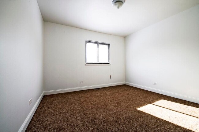 Building Photo - 13256 S Prairie Ave Chicago, IL 60827