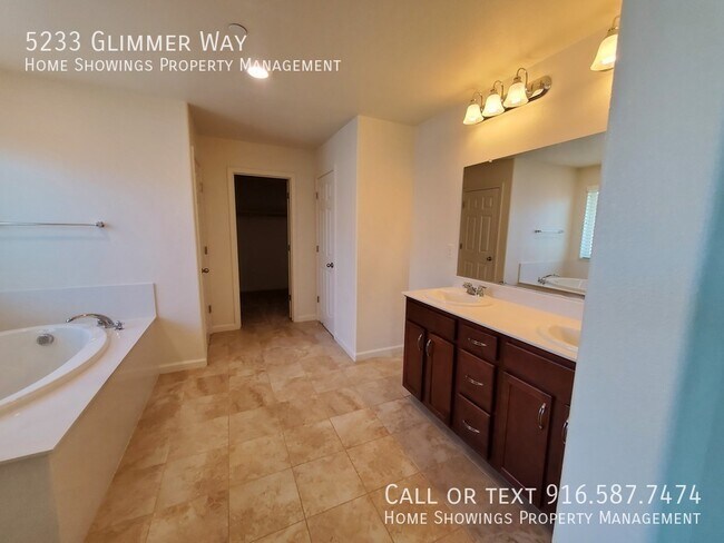 Building Photo - 5233 Glimmer Way