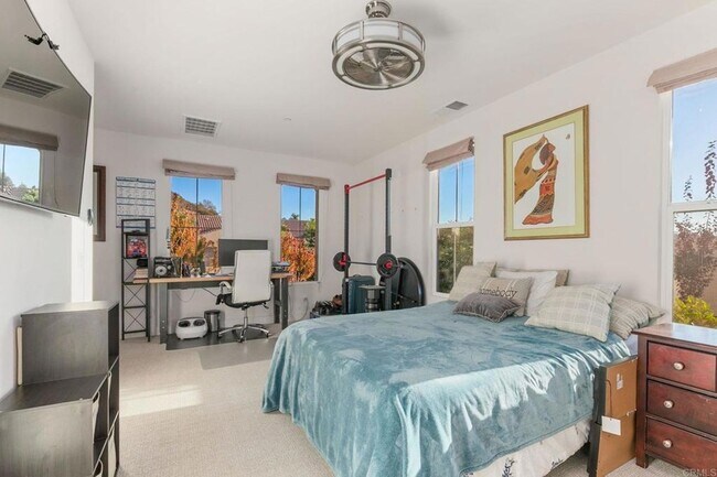 Building Photo - 1316 Vista Ave