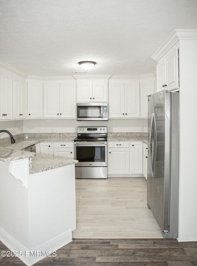 Building Photo - 6821 10th Ave