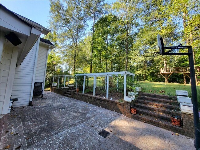 Building Photo - 363 Indian Hills Trail