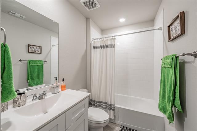 Building Photo - 1385 Dillard Creek Dr