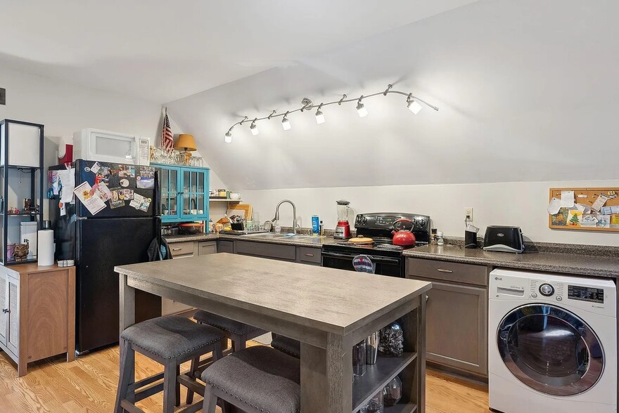 Kitchen - 39 Greenville St