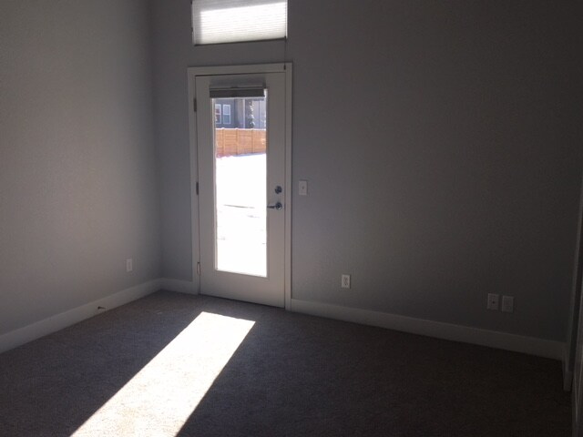 Building Photo - 902 Blondel St
