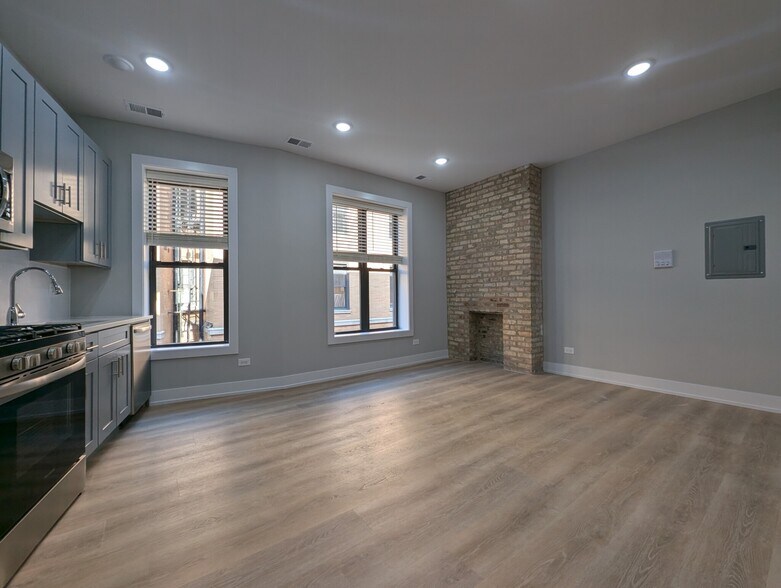 Building Photo - 437 W Belden