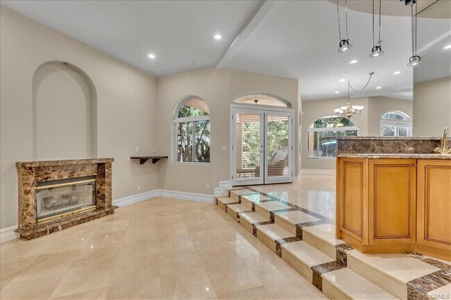 Building Photo - 5150 Teesdale Ave