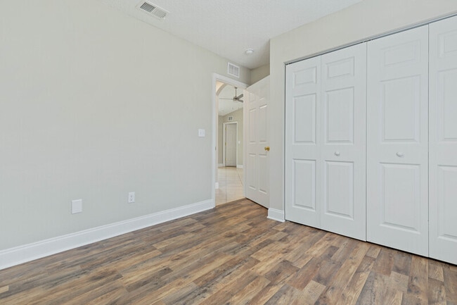 Building Photo - 34 Reybury Ln