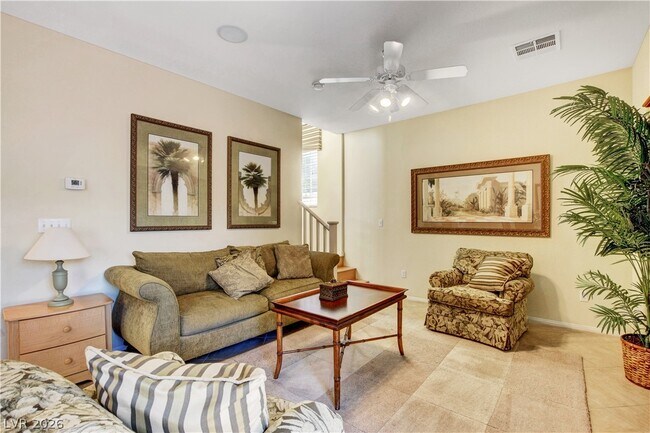 Building Photo - 251 Queens Ct