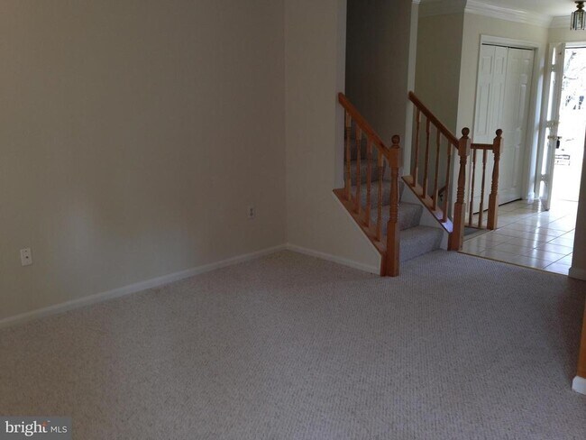 Building Photo - 5001 Tarpon Ln