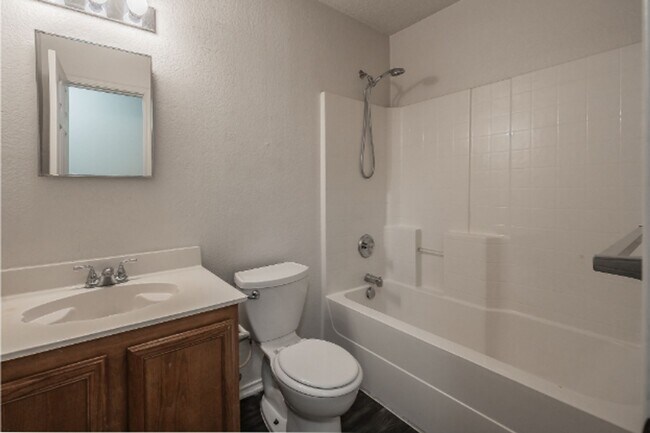 Building Photo - 3327 Clydesdale Dr