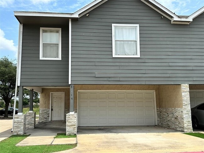Building Photo - 3415 Twp Grove Ln