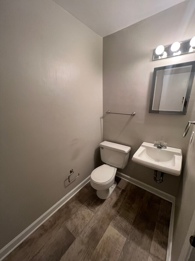 Building Photo - 1028 Cleveland St