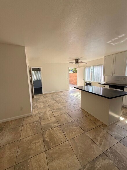 Building Photo - 4712 W 171st St