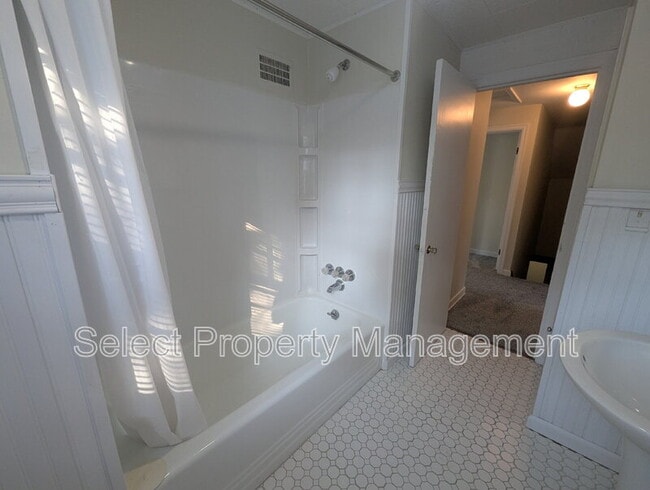 Building Photo - 1226 Elmwood Ave