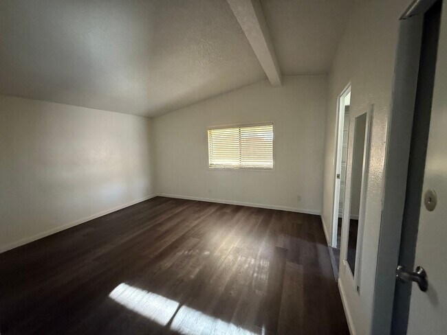 Building Photo - Large Remodeled Doublewide with 2 Car Garage.