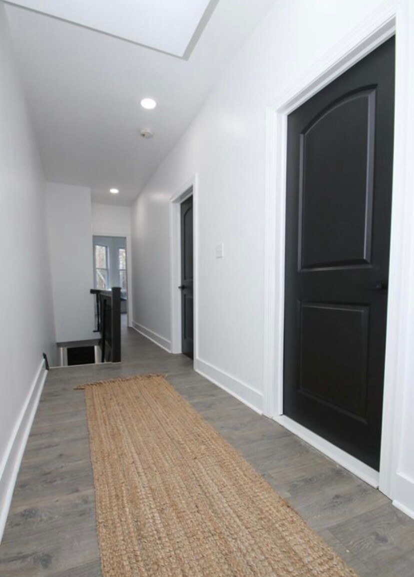 Building Photo - 631 E Locust Ave