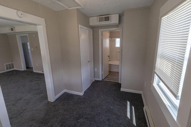 Building Photo - 7460 N Wade School Rd