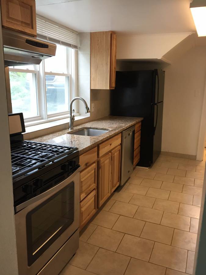 Building Photo - 204 Cornell St