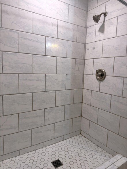 Building Photo - 2806 Maryland Cir E