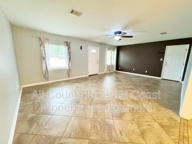 Building Photo - 506 Trenton St