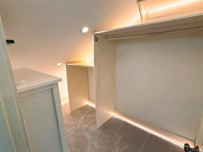 Building Photo - STEPS to Green Lake! 3BR Tudor Home w/ Lan...