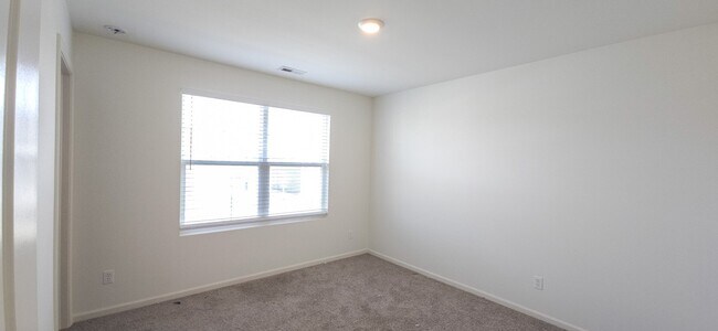 Building Photo - 10438 Morse Pl