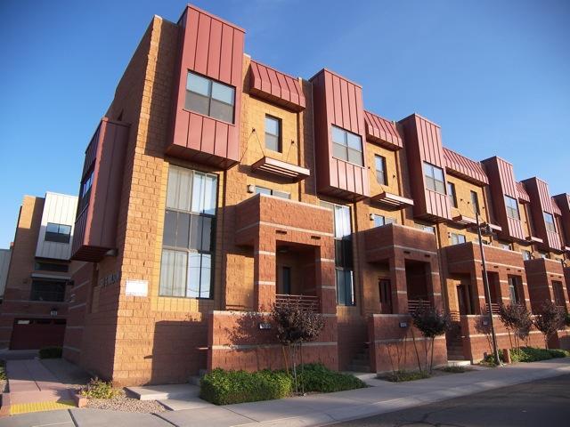 Building Photo - 305 S Wilson St