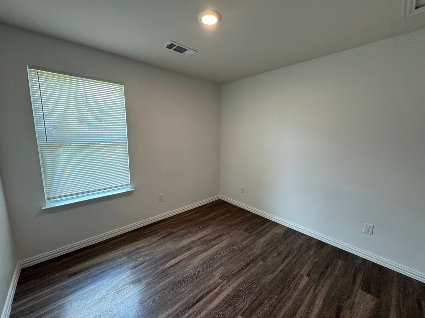 Building Photo - 306 S 23rd St