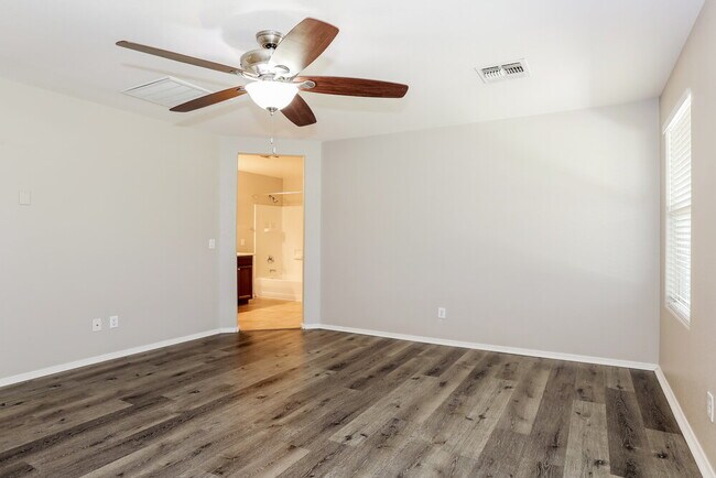 Building Photo - 38021 N Carolina Ave