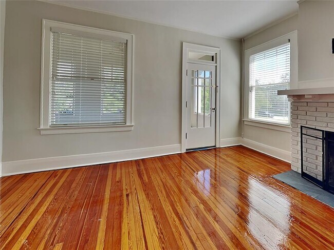 Building Photo - 1806 W Morrison Ave