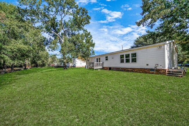 Building Photo - 16338 Hill Country Ct