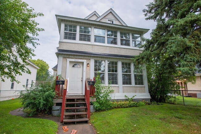 Building Photo - 2418 3rd St NE