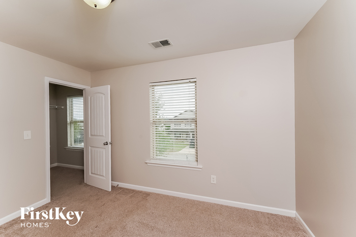 Building Photo - 150 Briar Ridge Ln