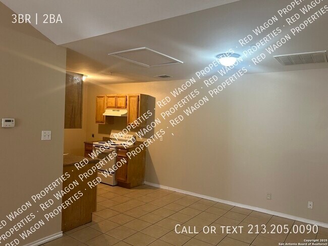 Building Photo - 7639 Windsor Oaks