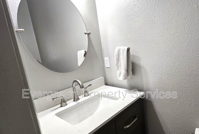 Building Photo - 5787 Haskell Ave