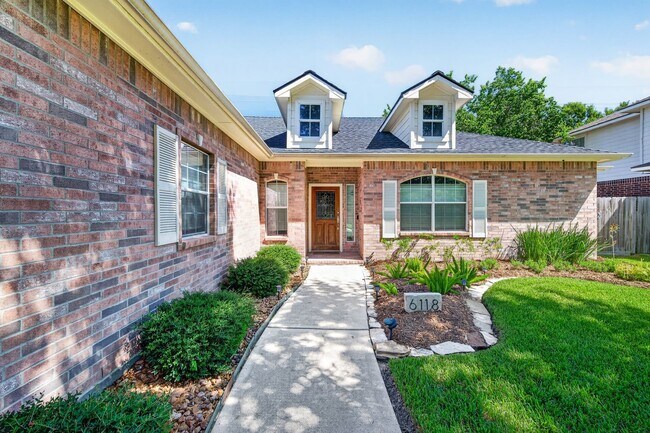 Building Photo - 6118 N Fawnlake Dr