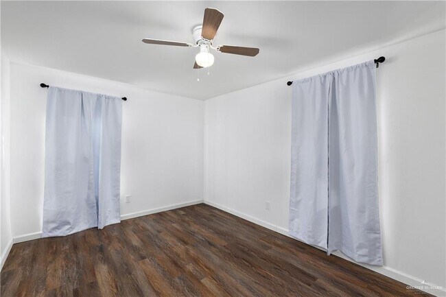 Building Photo - 15 S 6th St