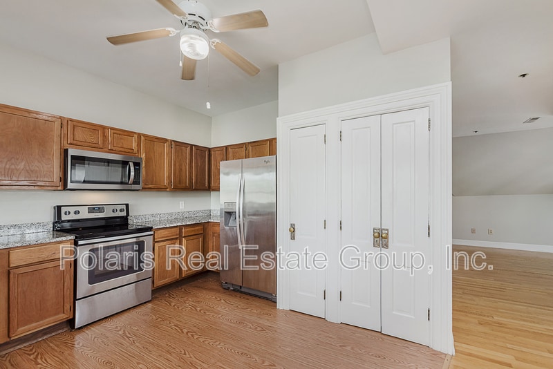 Building Photo - 101 E 14th St