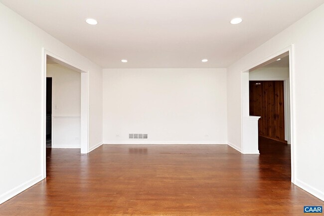 Building Photo - 909 Ridge St