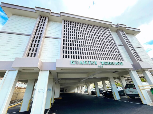 Building Photo - 412 N Kuakini St