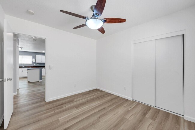 Building Photo - 1125 E Milada Dr