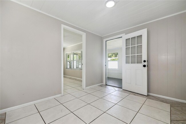 Building Photo - 9314 N Ashley St