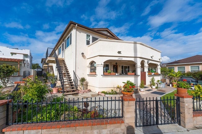 Building Photo - San Pedro Unit with Spectacular Ocean/Mari...