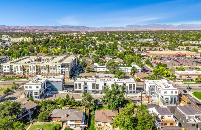 Building Photo - 1694 Sheridan Boulevard