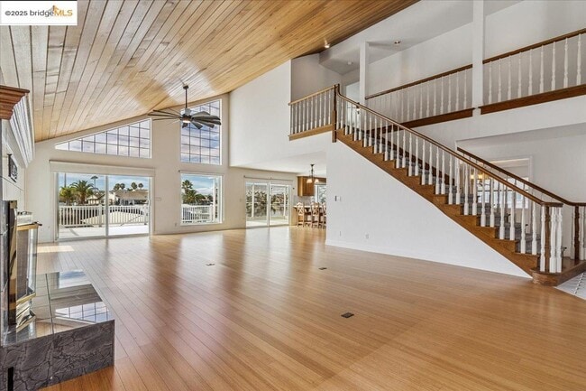 Building Photo - 5752 Drakes Dr
