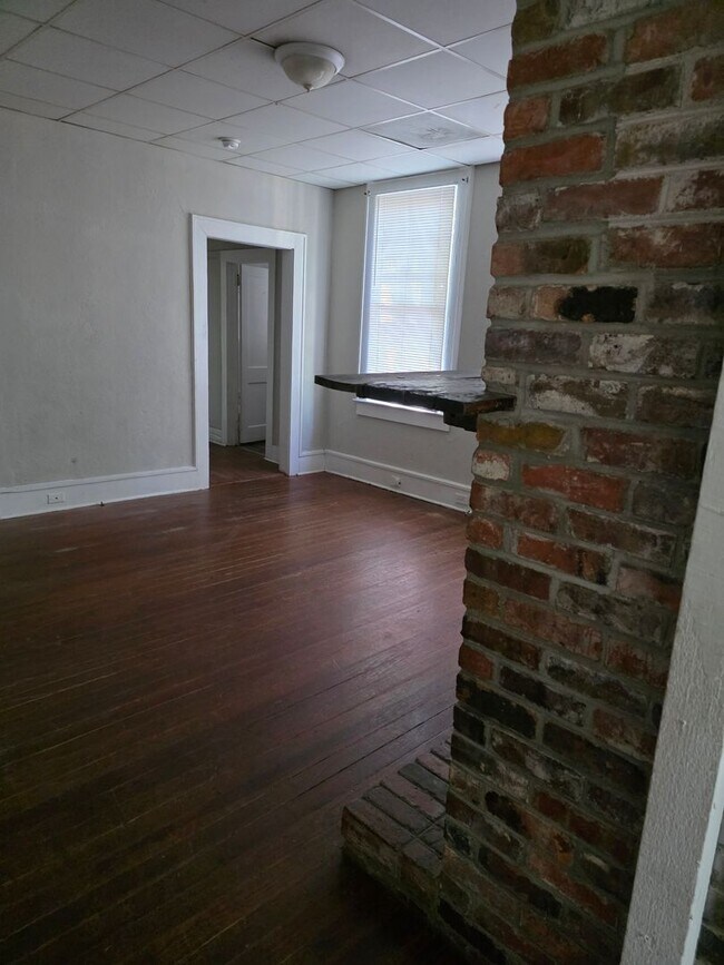 Building Photo - 406 S Park Ave