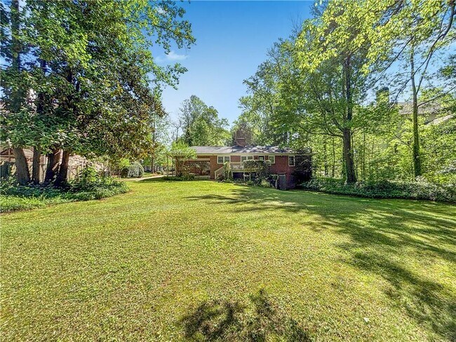 Building Photo - 6058 Harleston Rd NE