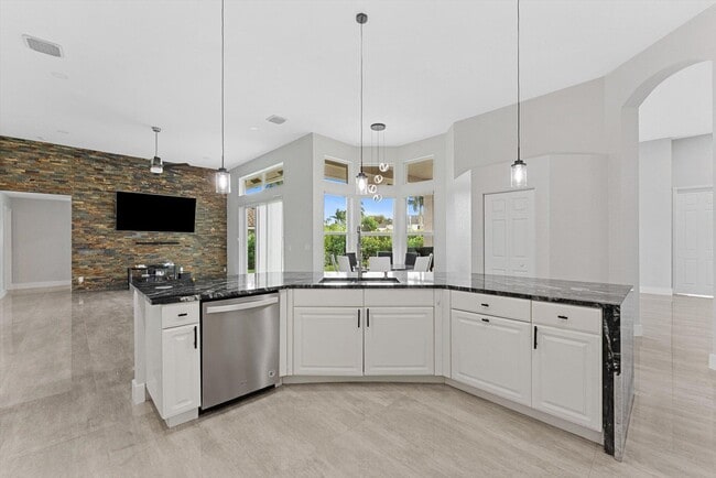 Building Photo - 20094 W Key Dr