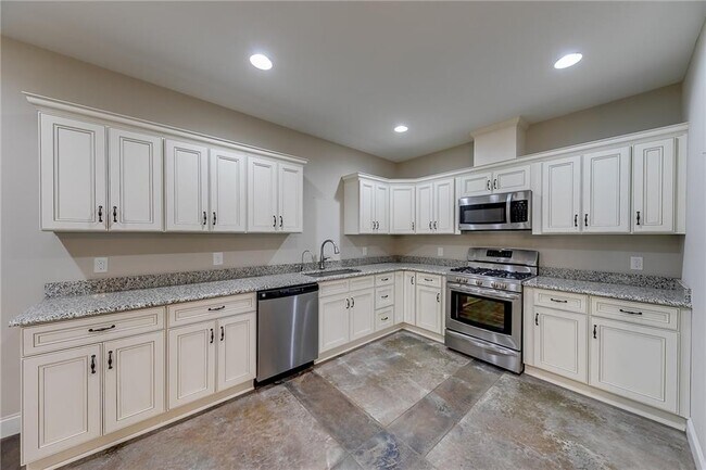 Building Photo - 8365 Wallace Wood Rd